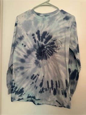 Tie-Dye Long Sleeve Tee in Blue and Navy
